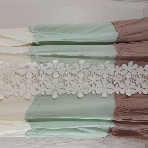 Entro LARGE 3 COLORBLOCK DRESS WITH LINER AND LACE - Picture 4 of 6